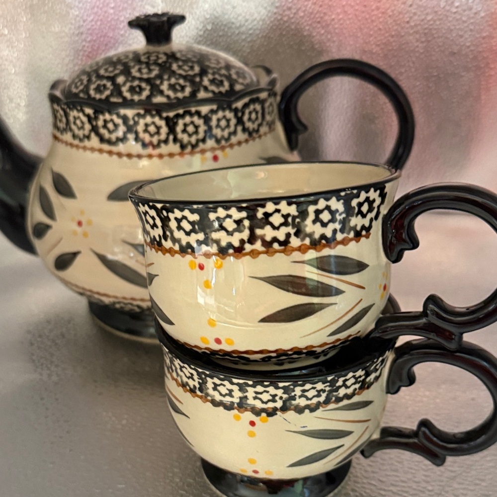 Vintage Temptations Hand Painted Tea Pot and Cups - Picture 5 of 16